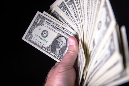 دلار ۱۱هزار و ۲۰۰تومانی در آستانه تحریمهای آمریکا