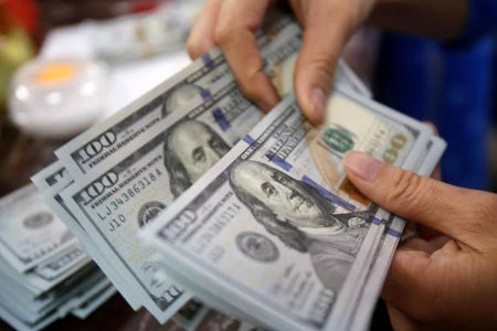 تخلیه زد و بندهای اقتصادی از قیمت دلار/ کاهش 1000تومانی دلار در تهران