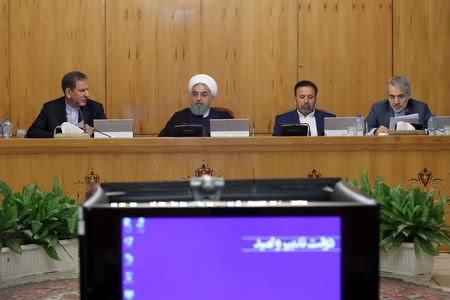صرافیها مجاز به خرید و «فروشِ مشروط» ارز شدند/ ورود اسکناس ارز به کشور آزاد شد