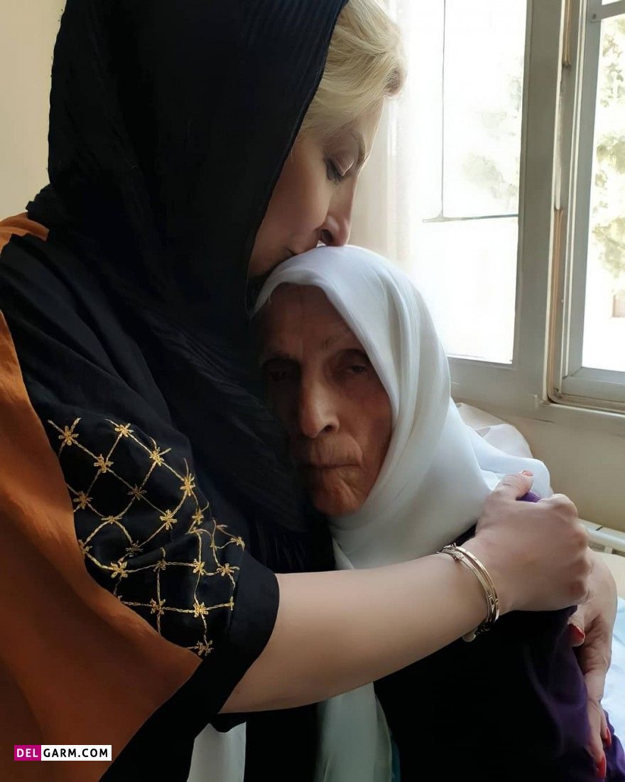 فوت مادر مرجانه گلچین