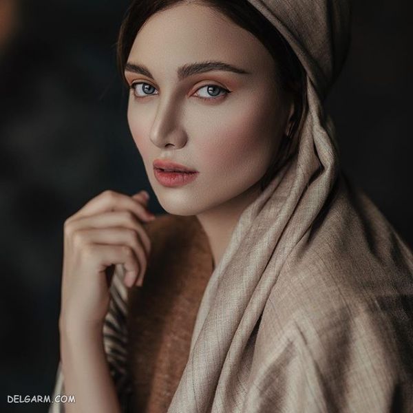 نگین پارسا خواننده و نوازنده