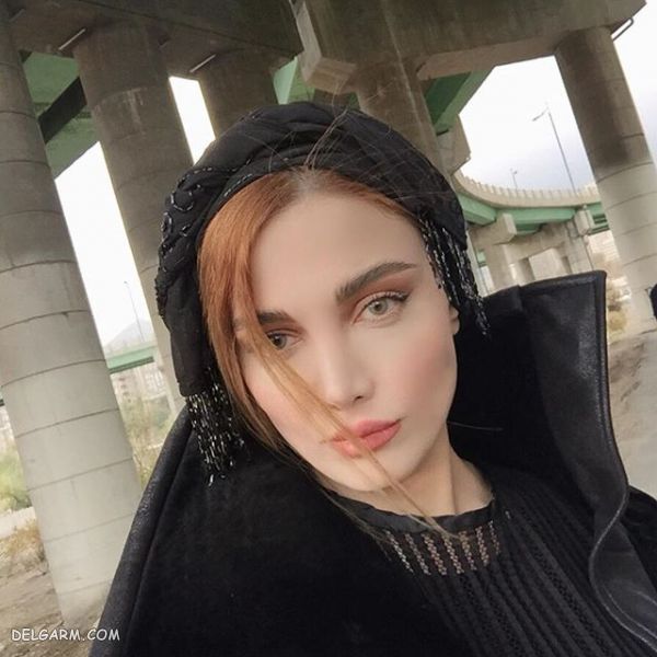 نگین پارسا خواننده و نوازنده