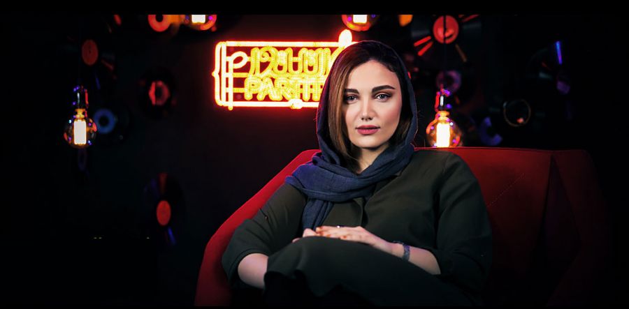 نگین پارسا خواننده و نوازنده