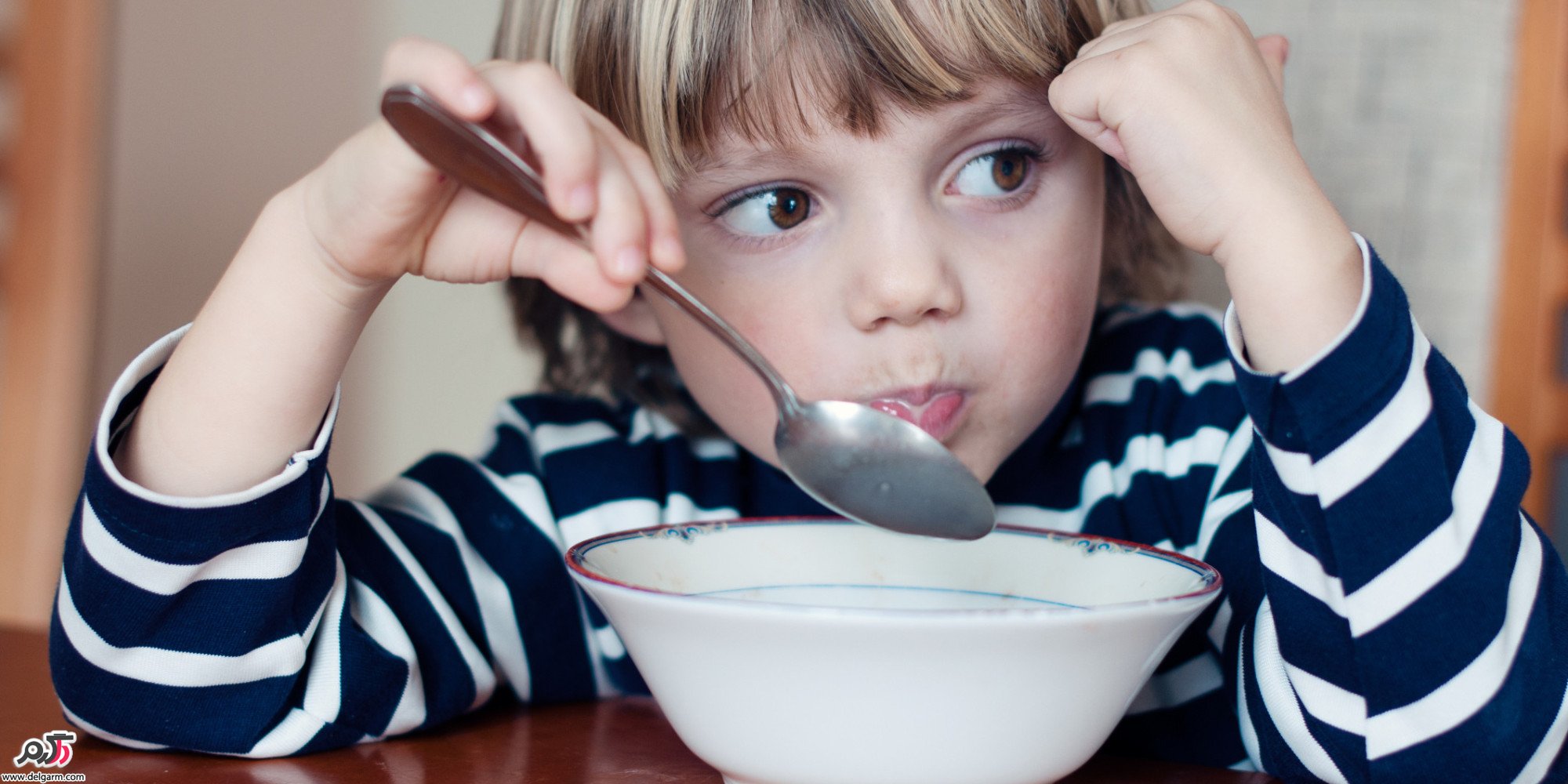  نجویدن غذا در کودکان، مشکل گوارشی است؟