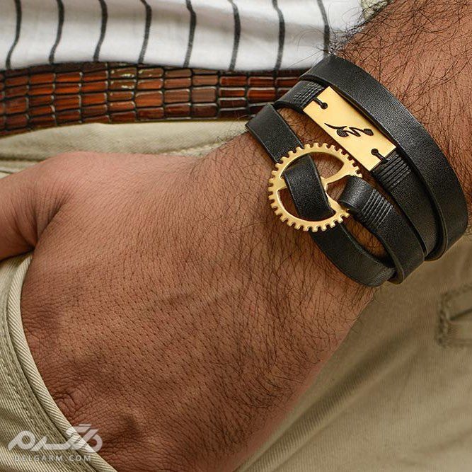 دستبند چرم مردانه با پلاک طلا طرح خط دار