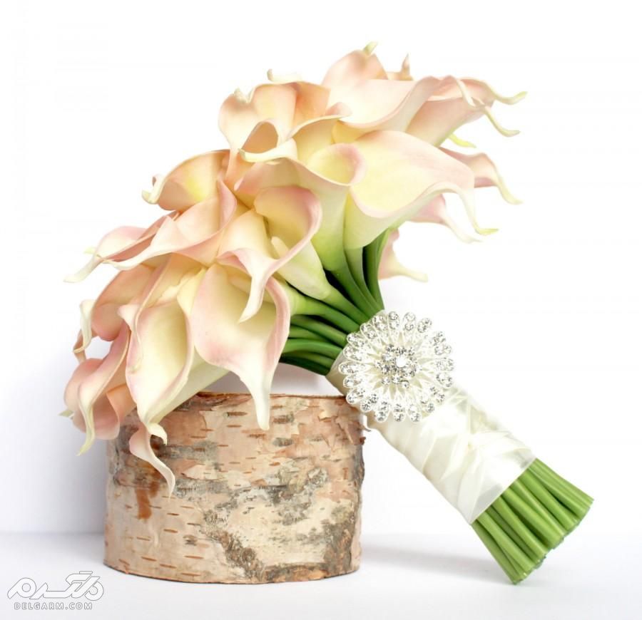 دسته گل عروس با گل شیپوری