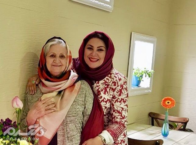 عکس جدید از لاله اسکندری و مادرش
