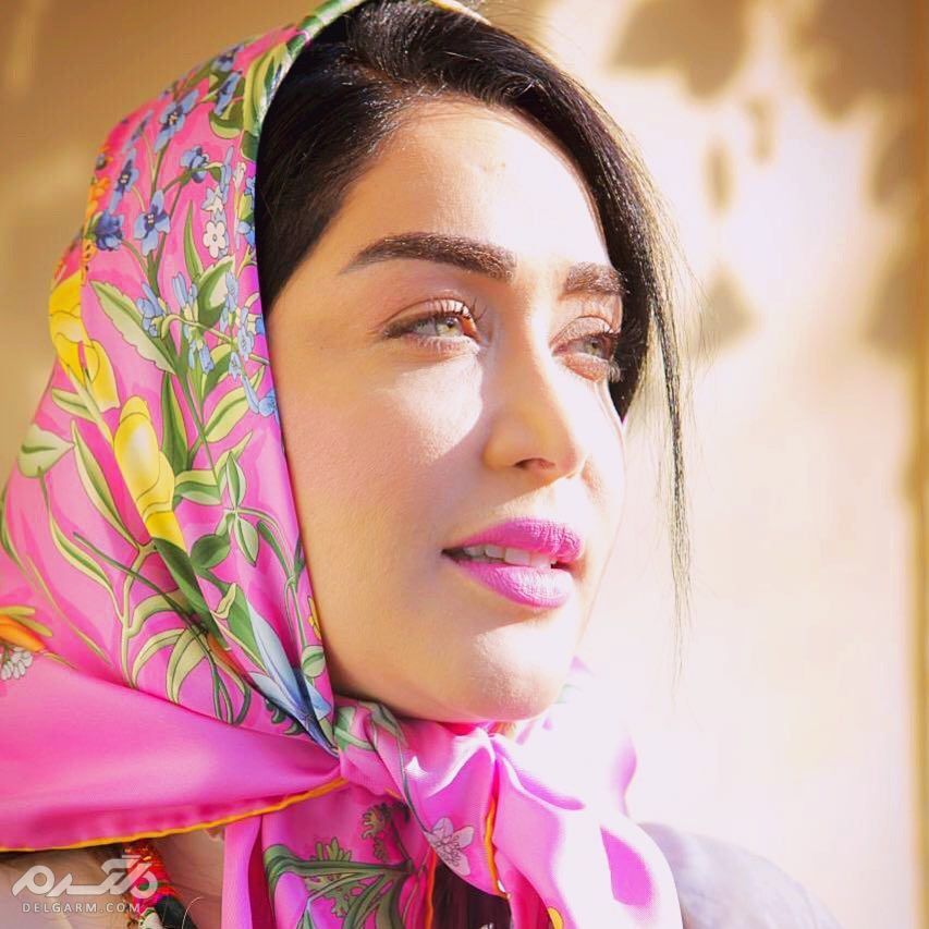 سارا منجزی - مدل روشری رنگ شاد سارا منجزی