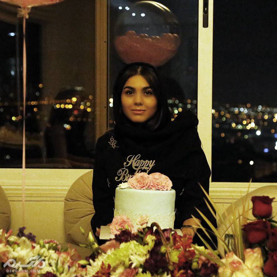 عکس تولد 29 سالگی آزاده زارعی