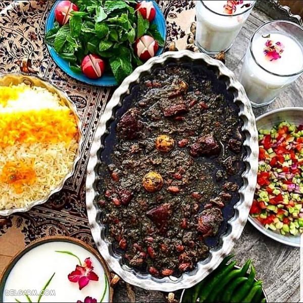 تزیین غذای قورمه سبزی