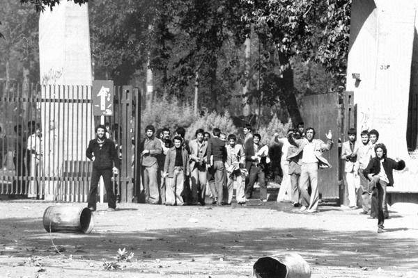 13 آبان ، روز دانش آموز ، تبعید امام خمینی ، کشتار دانش آموزان 