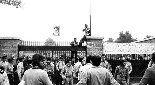 13 آبان ، روز دانش آموز ، تبعید امام خمینی ، کشتار دانش آموزان ، تصرف سفارت امریکا، تسخیر لانه جاسوسی