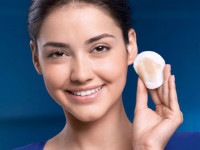 چطور از میسلار واتر استفاده کنیم ؟ ۶ روش استفاده از میسلار واتر