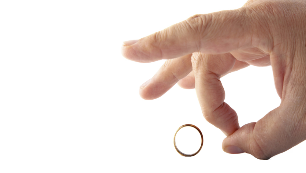 فسخ نکاح | فریب در ازدواج به دلیل باکره نبودن 