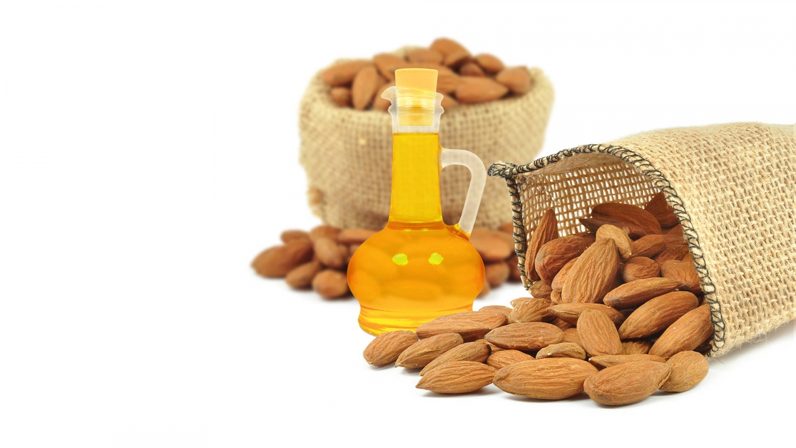 خواص روغن بادام تلخ برای پوست و مو و درمان انواع بیماری ها