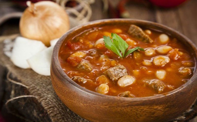 روشی کامل و آسان برای تهیه ی خورشت فاصولیه با طعمی عالی