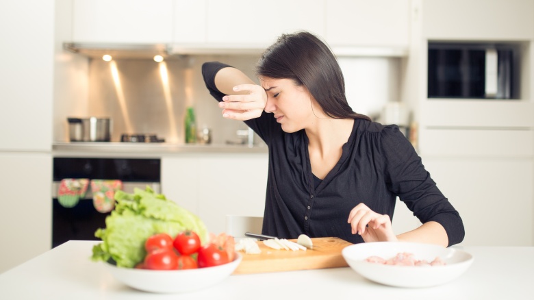 چگونه موقع خرد کردن پیاز اشک نریزیم