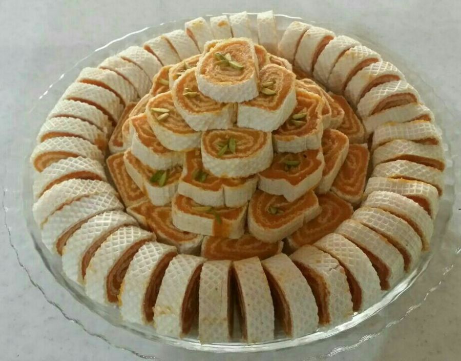 آشنایی با روش تهیه حلوا رولتی دو رنگ