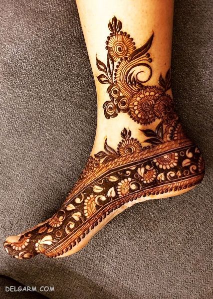 طرح حنا روی پا ساده و شیک