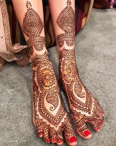 طرح حنا روی پا ساده و شیک