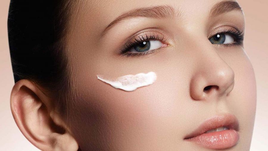 مناسب ترین کرم دور چشم هر سنی چیست؟
