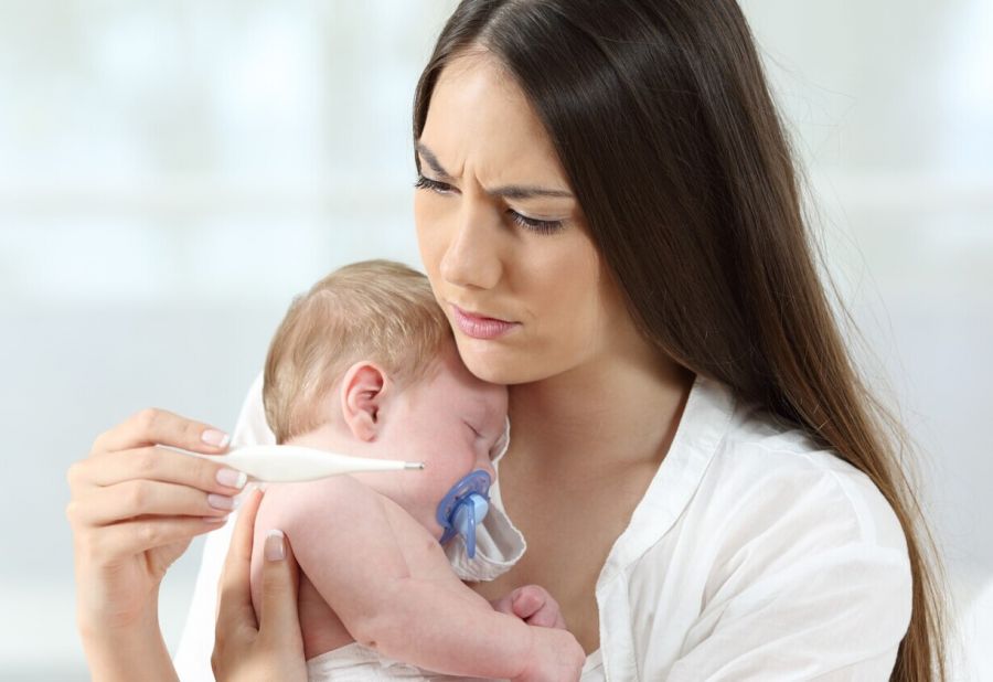 چگونه میتوان تب نوزادان را پایین آورد؟