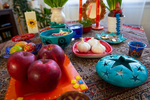 سفره 7 سین ،تزیین سفره هفت سین با وسایل دور ریختنی ،عکس تزیین سفره 7 سین با قاشق یکبار مصرف ،تزیین سفره هفت سین با ساتن و تور تزیین ،پروفایل سفره هفت سین عروس ،تزیین سفره هفت سین ۹۸ ،تزیین سفره هفت سین سال ۹۸ ،تزیین سفره هفت سین برای عروس ،تزیین سفره هفت سین لاکچری،تزیین سفره هفت سین سنتی،دیزاین سفره هفت سین ۹۸ ،دیزاین سفره هفت سین ۹8 ،دیزاین سفره هفت سین جدید ،دیزاین سفره هفت سین عروس، چیدمان سفره هفت سین ۹۸، استوری چیدمان سفره هفت سین سنتی، چیدمان سفره هفت سین مدرن، چیدمان سفره هفت سین 2019، جدیدترین استاتوس چیدمان سفره هفت سین 98 ،تزیین و نحوه چیدن سفره ۷ سین (عکس های شیک و لاکچری)