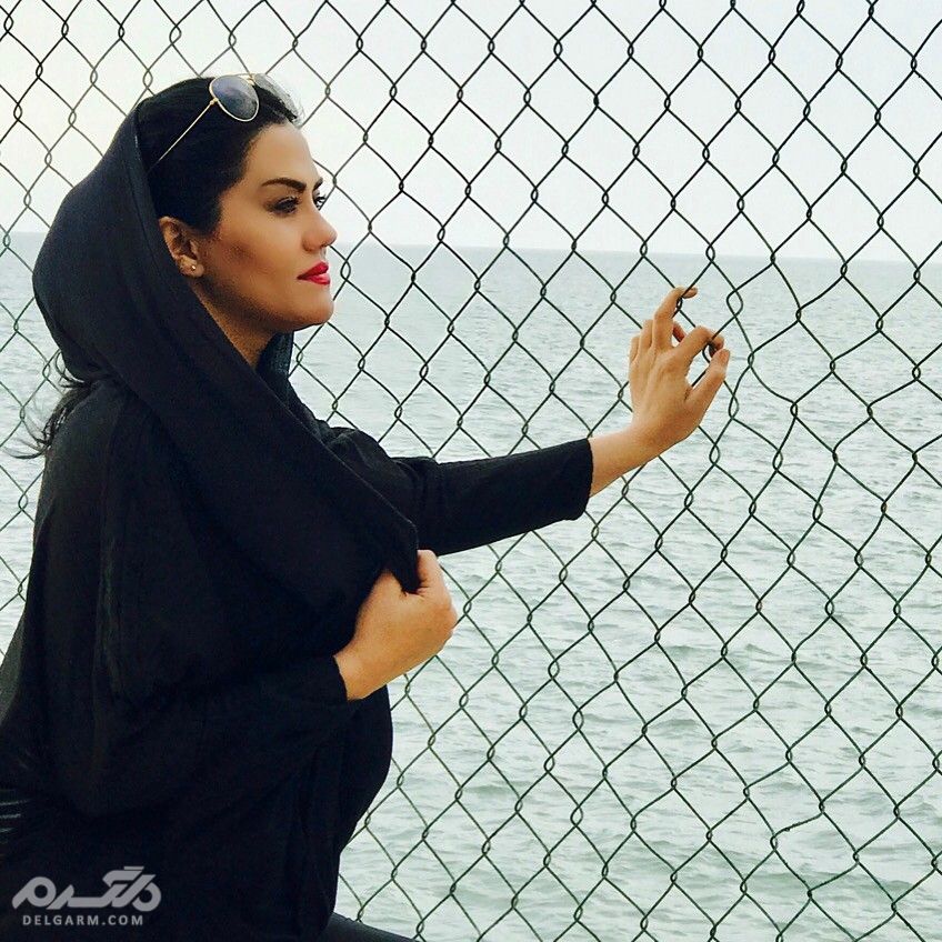 جدیدترین عکس منتشر شده آرزو نبوت کنار دریا