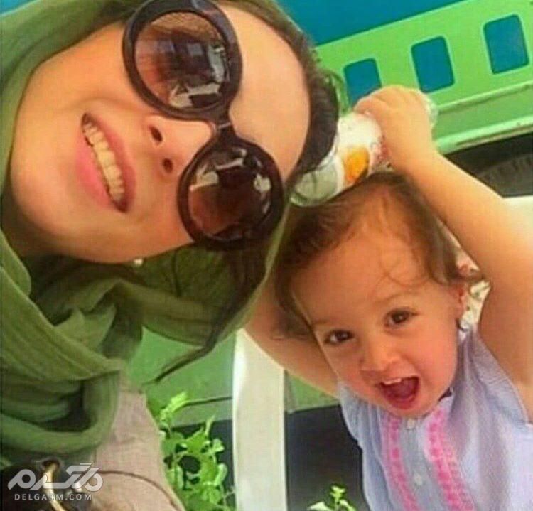 ترانه عليدوستی و دخترش حنا منصور