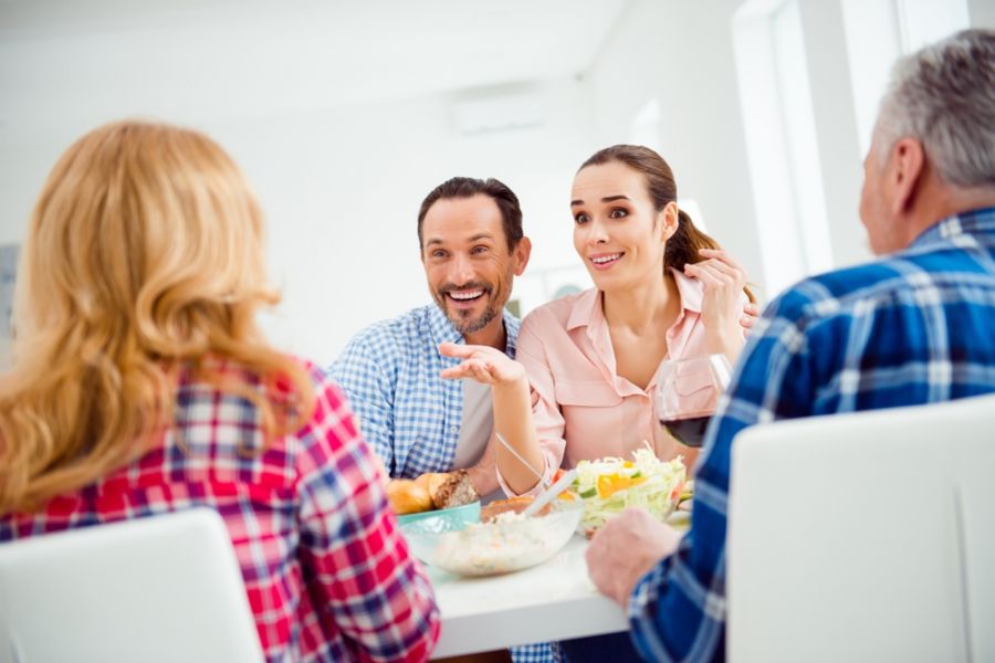 چگونه به والدین خود بگوییم دوست پسر داریم ؟