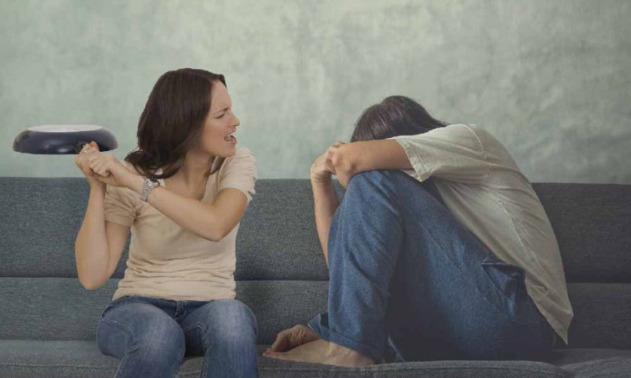 چگونه زن ذلیل نباشیم ؟ ۹ علائم بارز زن ذلیل بودن