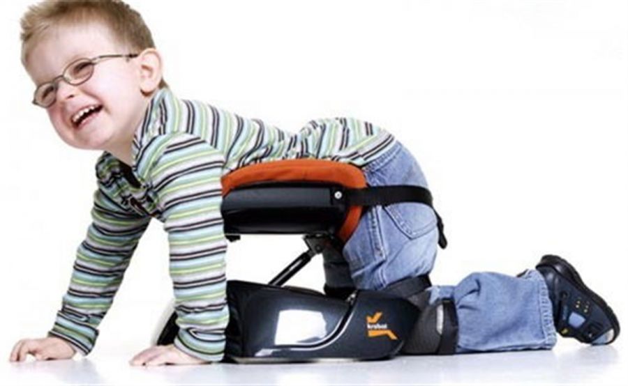 چگونه از کودک مبتلا به فلج مغزی مراقبت کنیم ؟