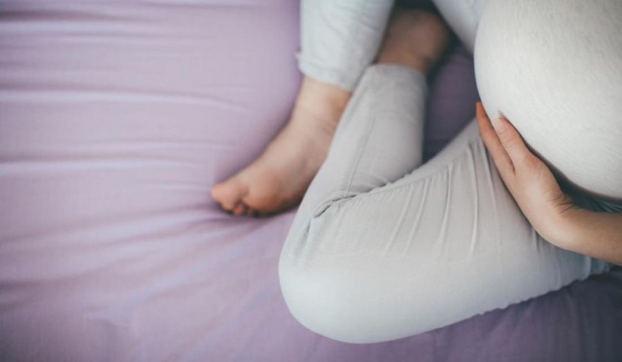 چه زمانی کیسه آب جنین در بارداری پاره میشود ؟