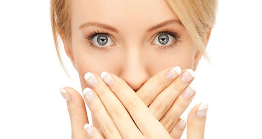 ۹ علت اصلی بوی بد دهان در صبح و راههای پیشگیری از این عارضه