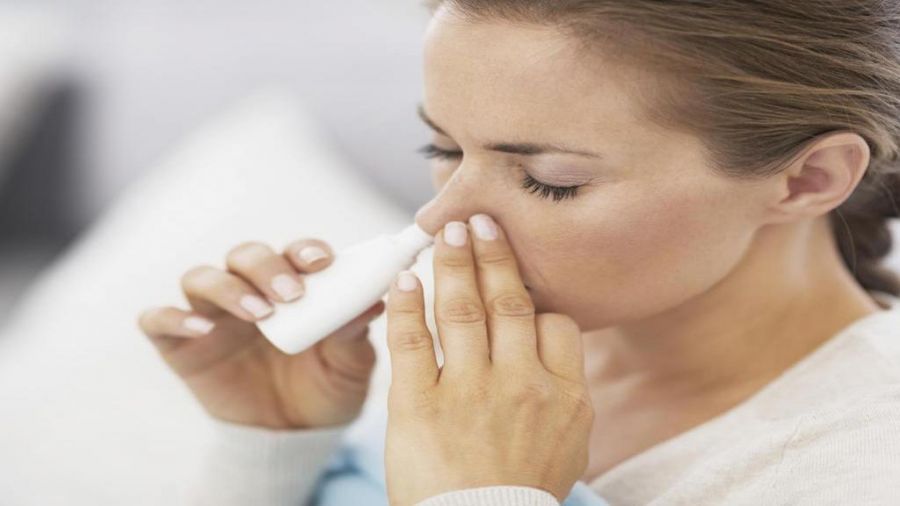 عوارض استفاده از اسپری بینی مومتازون فوروات (Mometasone nasal)