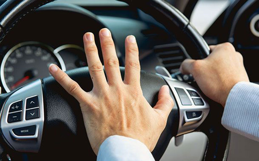 بوق زدن برای سلام و خداحافظی چقدر جریمه دارد ؟