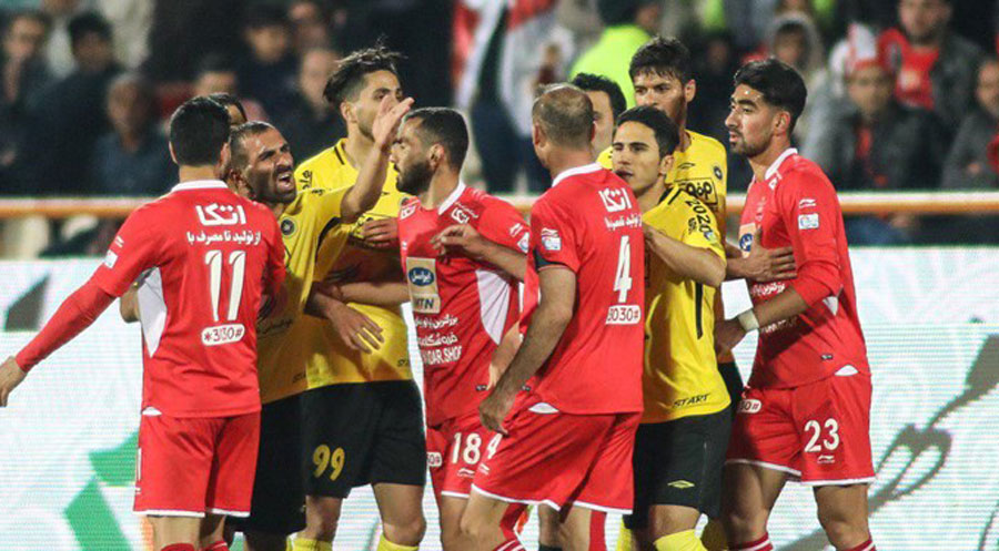 مجروح شدن ۱۵۰هوادار پس از پایان بازی جنجالی سپاهان و پرسپولیس