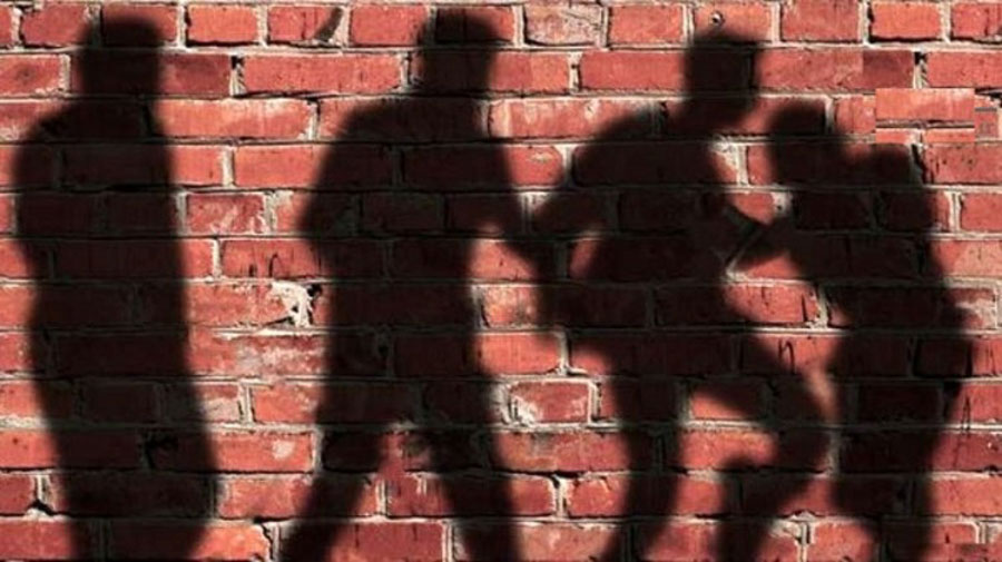 پسر ۱۶ ساله با بلیت رایگان استخر در دام ۴ متجاوز افتاد