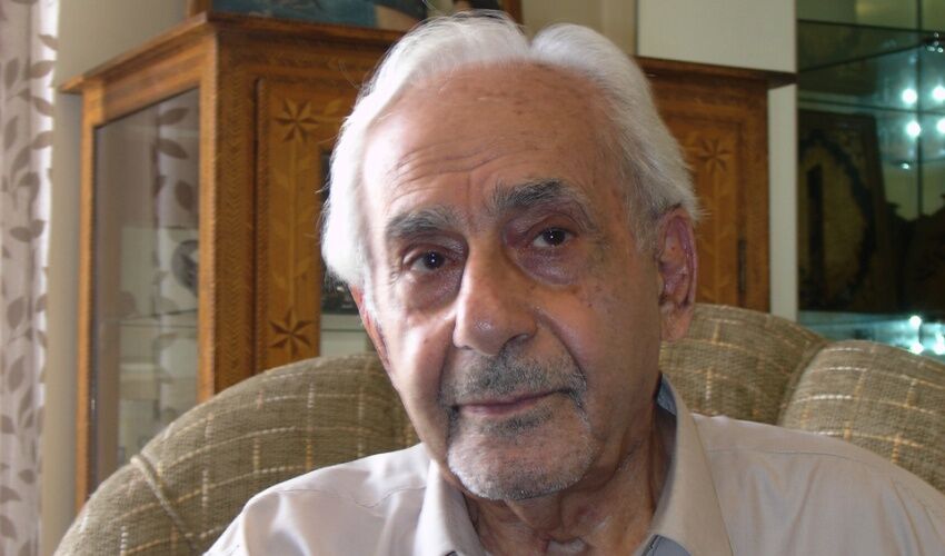 پدر شهید آوینی درگذشت