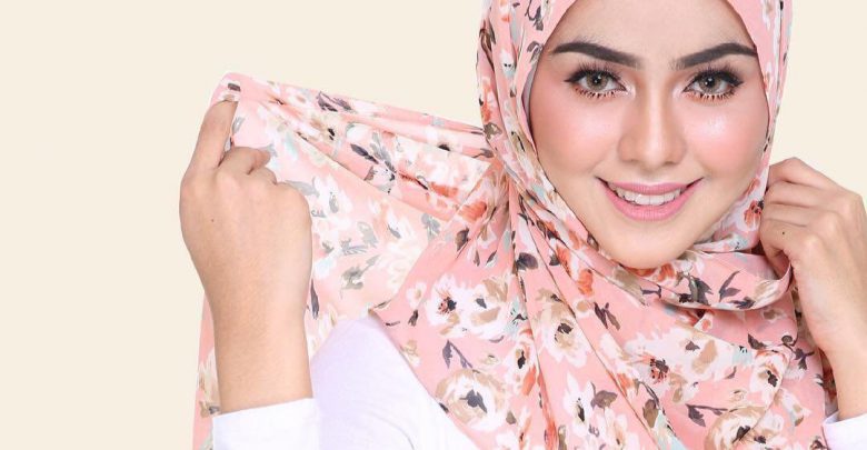 مدل بستن روسری ساده و شیک برای خانم های با حجاب