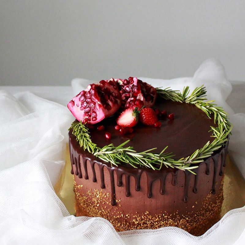 کاپ کیک شکلاتی انار و آموزش مرحله به مرحله تهیه آن برای شب یلدا