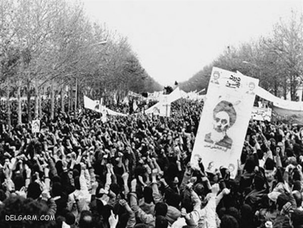 روز جمهوری اسلامی ایران چه روزی است ؟
