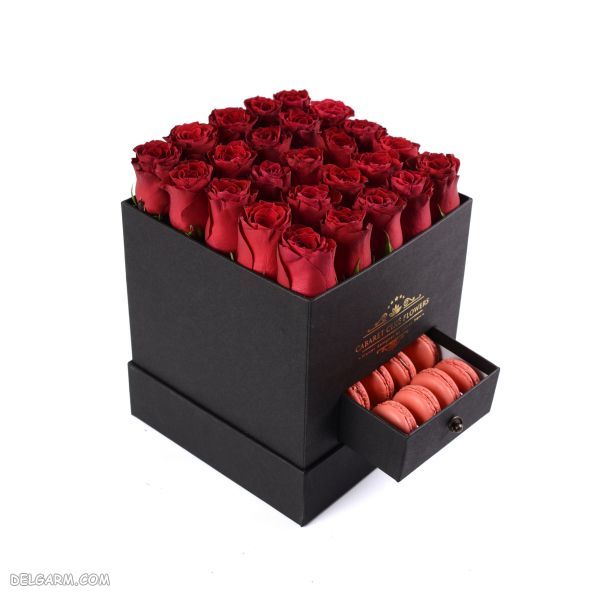 دسته گل پر از روز و شکلات 