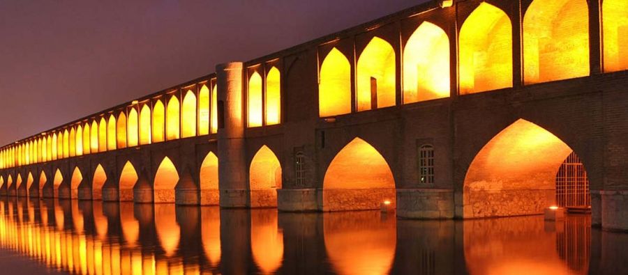 آب زاینده رود با فرا رسیدن نوروز ۹۸ جاری شد
