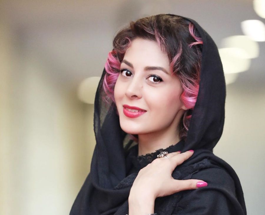 سوگول قلاتیان با رنگ موی صورتی