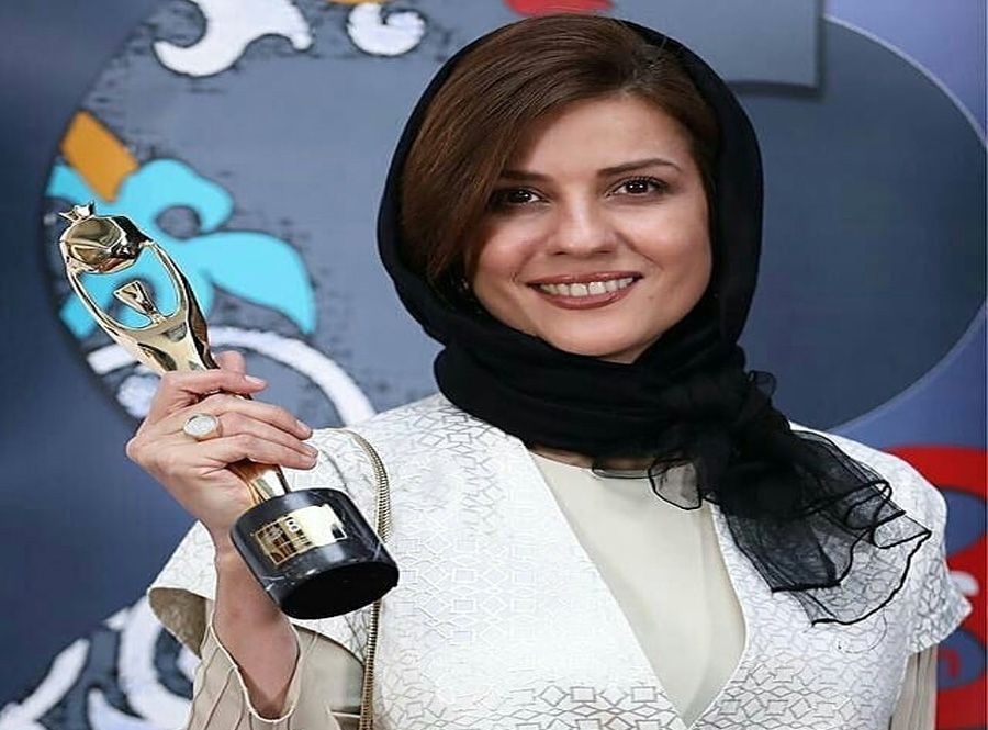 تیپ عجیب سارا بهرامی در فستیوال فیلم های ایرانی استرالیا