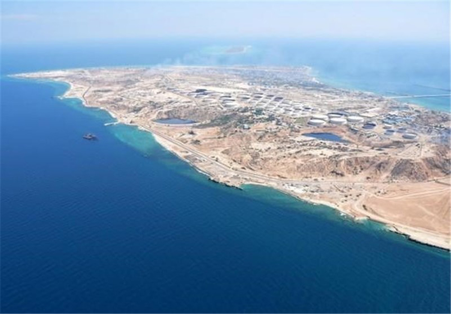 توقیف یک نفتکش حامل سوخت قاچاق در خلیج فارس