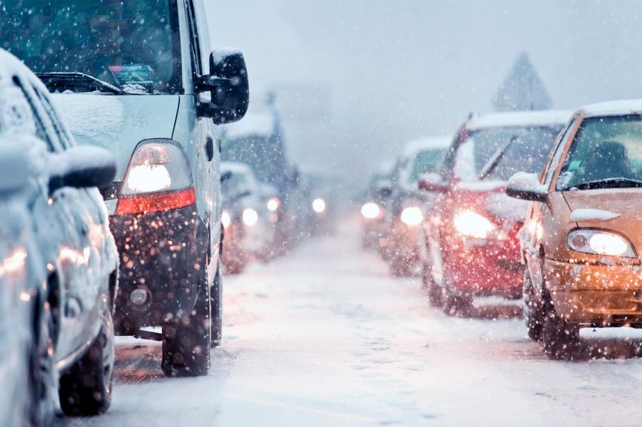 نکات و تکنیک های طلایی رانندگی در برف و بوران