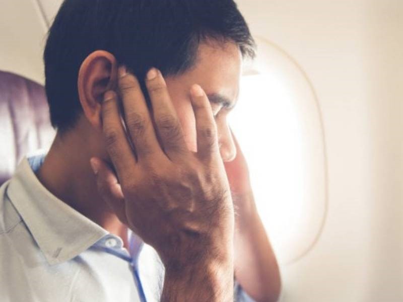 چرا در هواپیما احساس سنگینی سر می کنیم؟