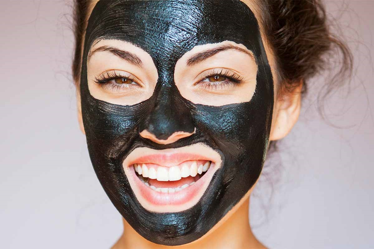 ماسک زغال Charcoal face mask
